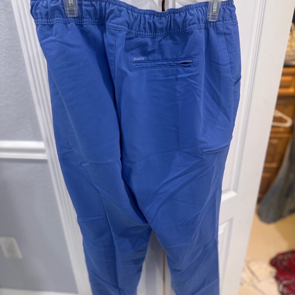 Januu Blue Jogger Pants and top scrub set